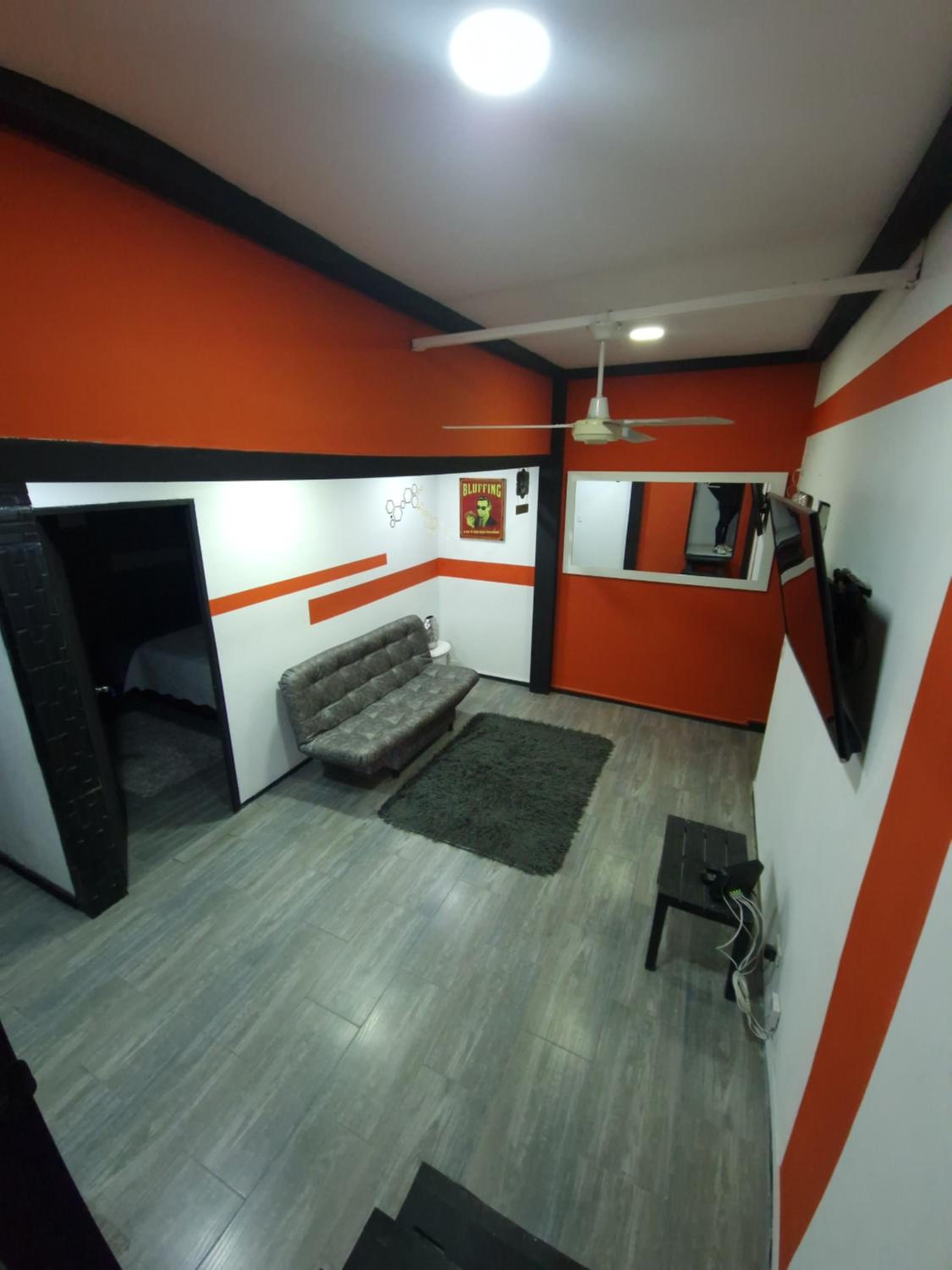 Urban 10 BDRM Private Apartment With Rooftop Pool & Jacuzzi