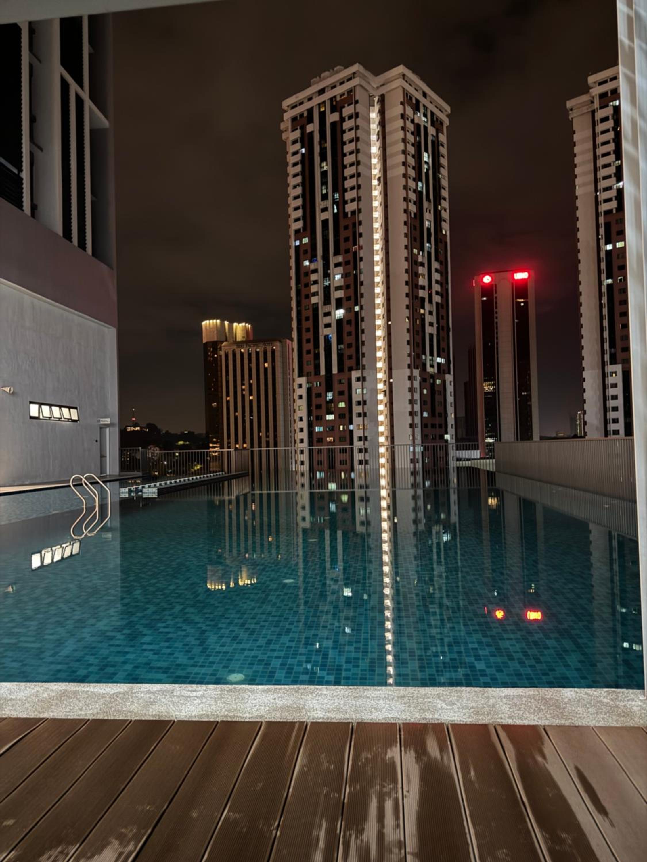 KLcc suites At tower 1