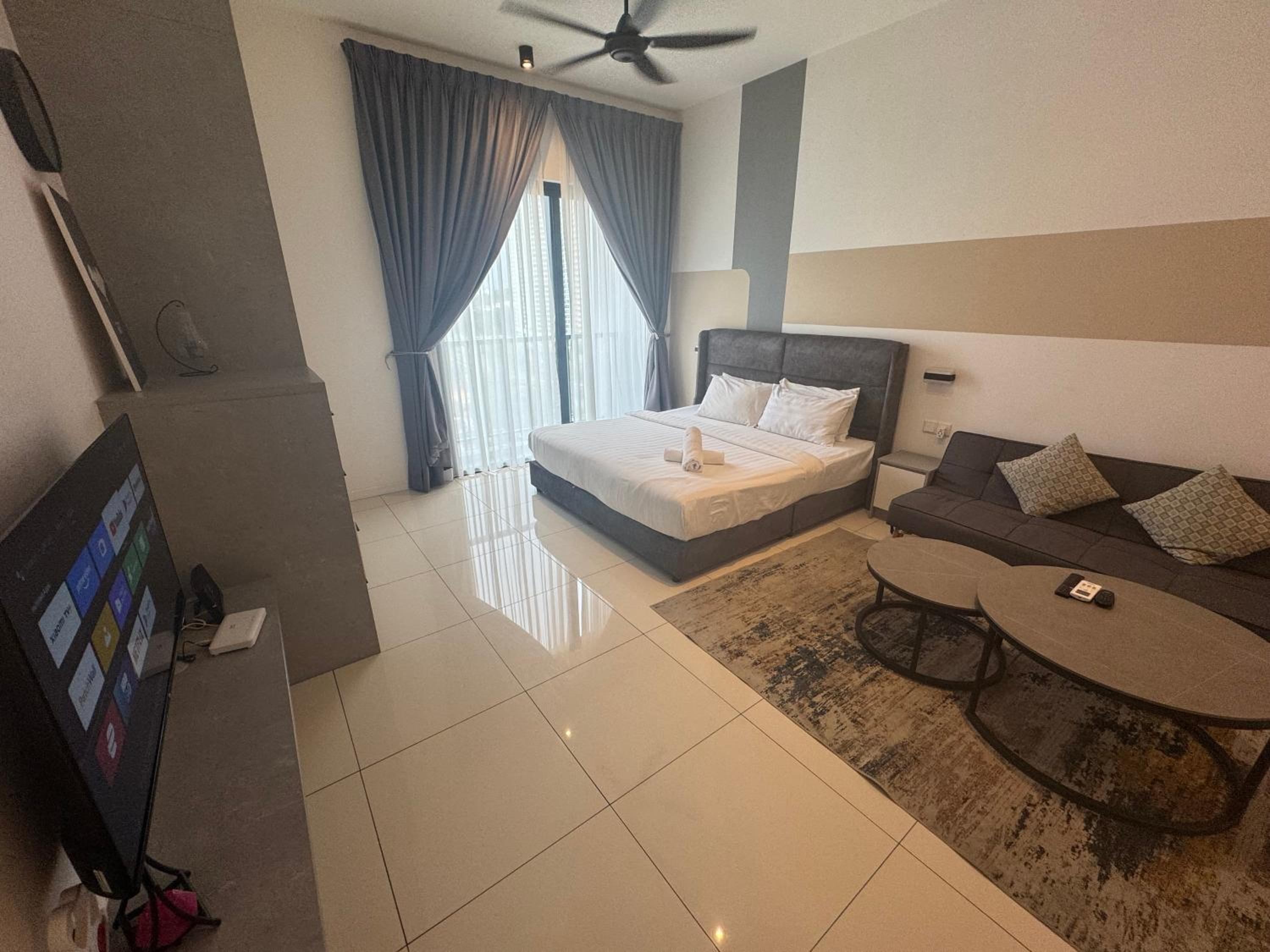 KLcc suites At tower 1