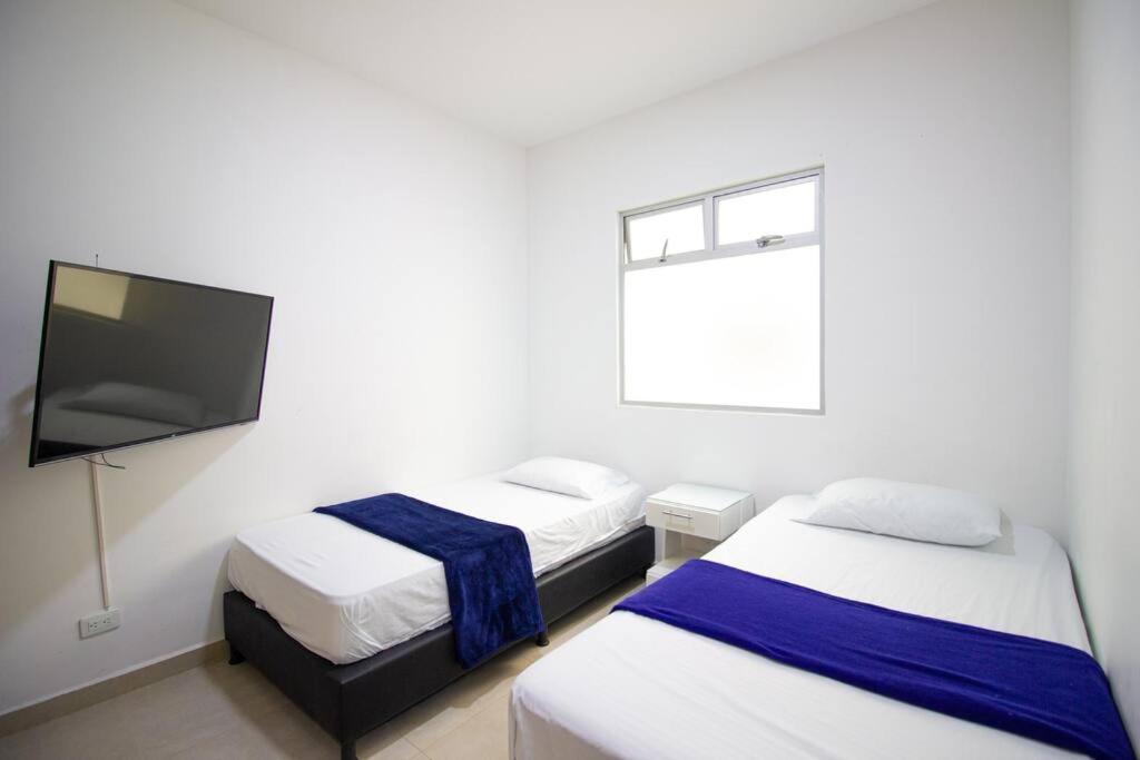2 BR Barrio Estadio, cerca al Metro, parqueadero 303
