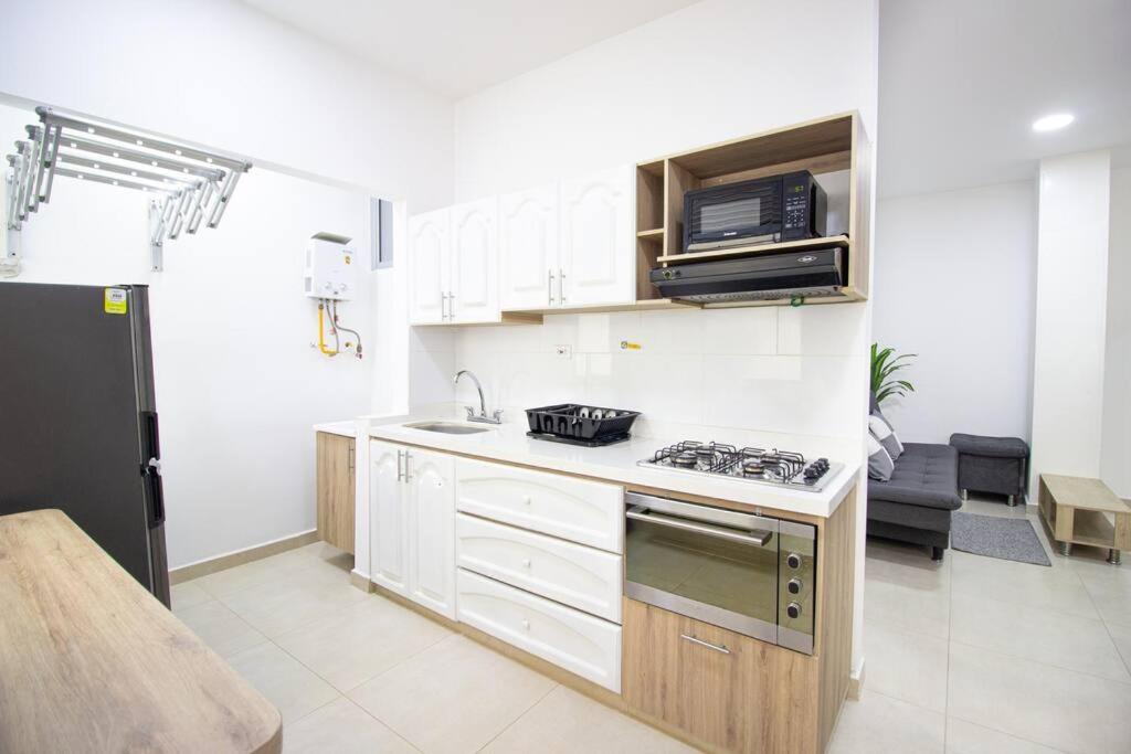 2 BR Barrio Estadio, cerca al Metro, parqueadero 303