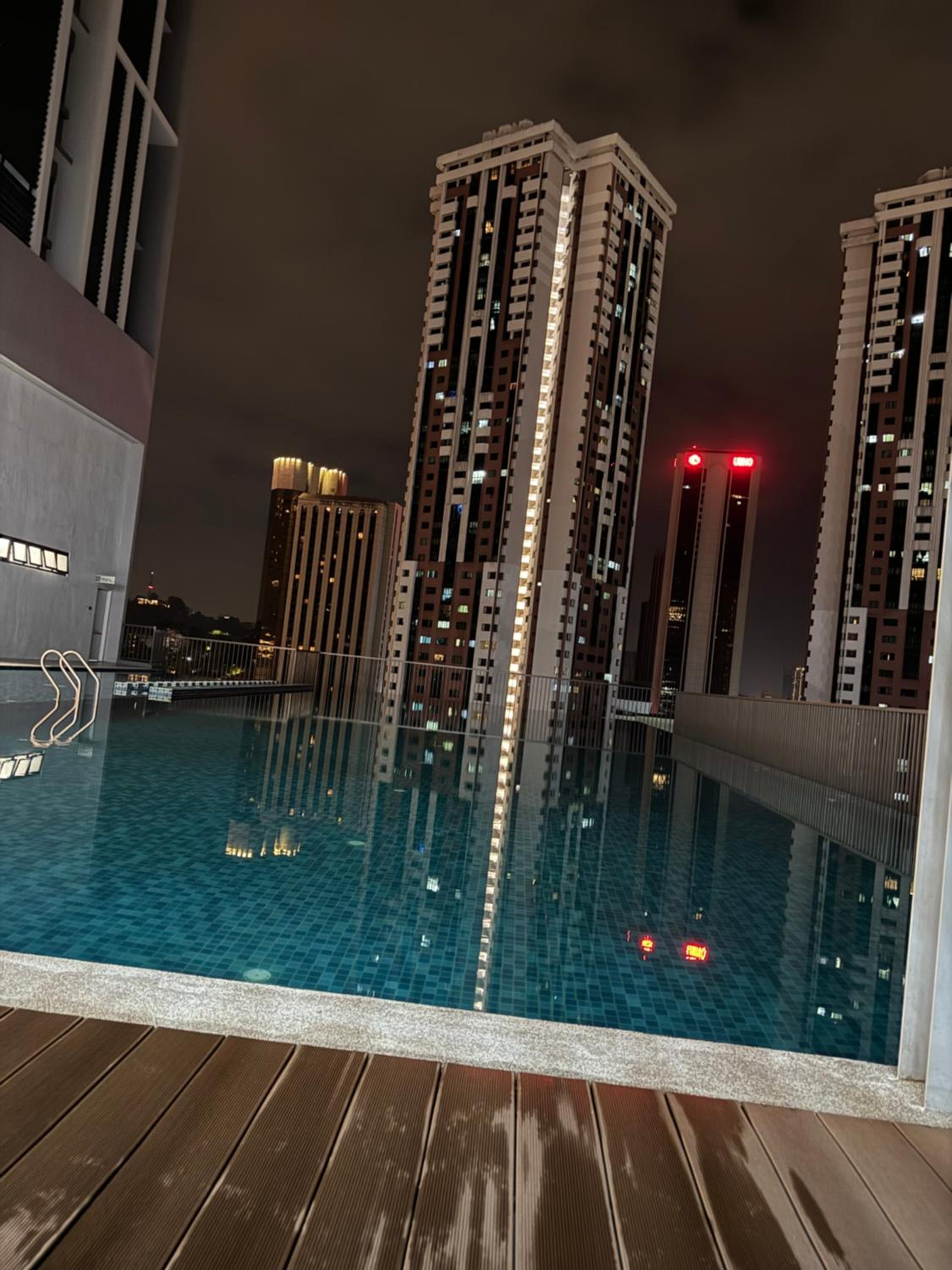 KLcc suites At tower 1
