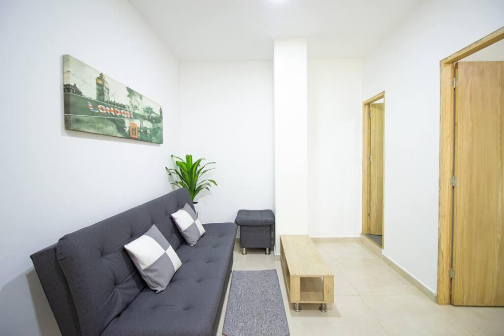 2 BR Barrio Estadio, cerca al Metro, parqueadero 303