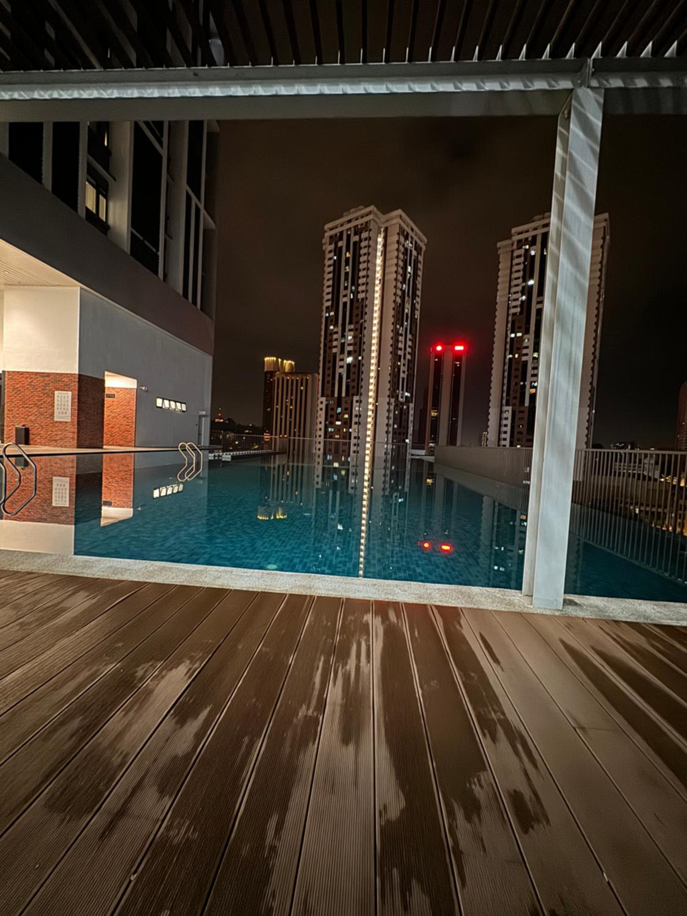 KLcc suites At tower 1
