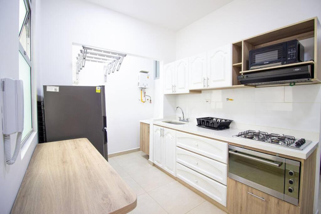 2 BR Barrio Estadio, cerca al Metro, parqueadero 303