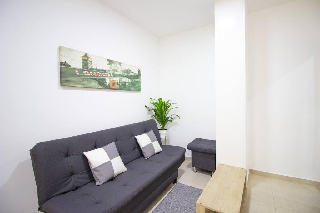 2 BR Barrio Estadio, cerca al Metro, parqueadero 303