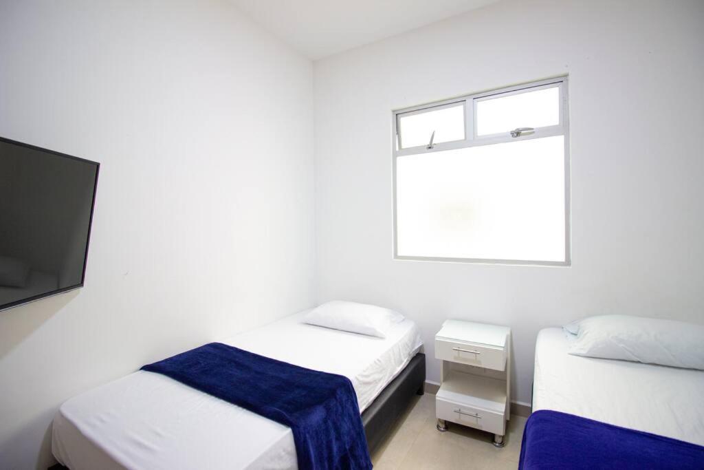 2 BR Barrio Estadio, cerca al Metro, parqueadero 303