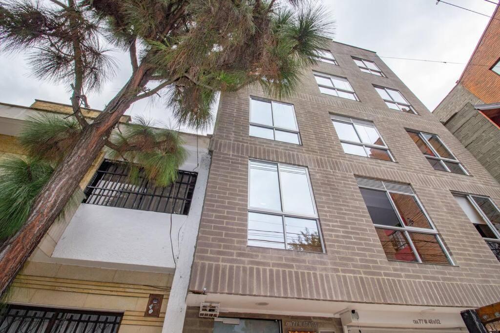 2 BR Barrio Estadio, cerca al Metro, parqueadero 303