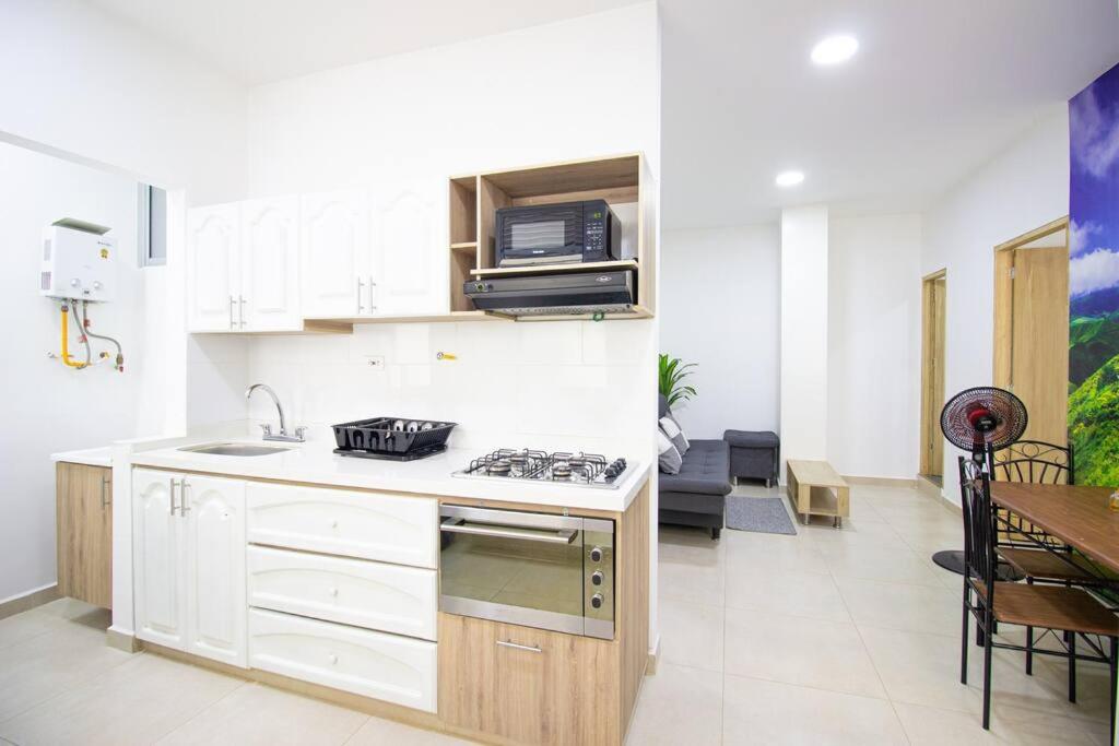 2 BR Barrio Estadio, cerca al Metro, parqueadero 303