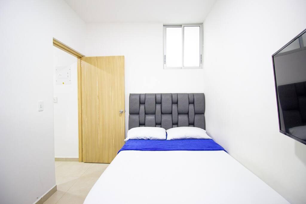 2 BR Barrio Estadio, cerca al Metro, parqueadero 303