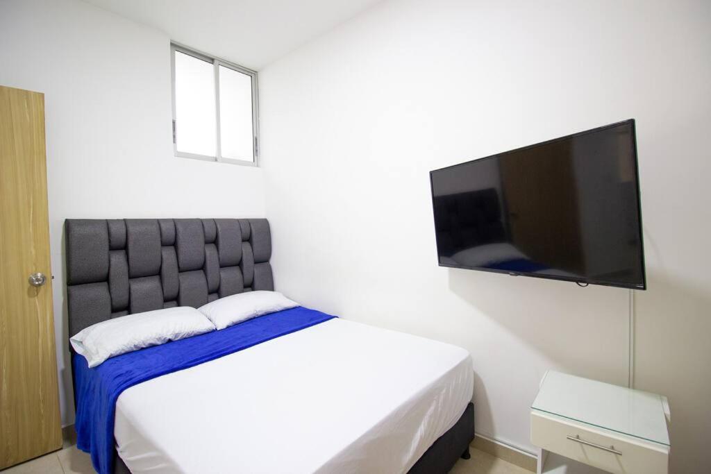2 BR Barrio Estadio, cerca al Metro, parqueadero 303