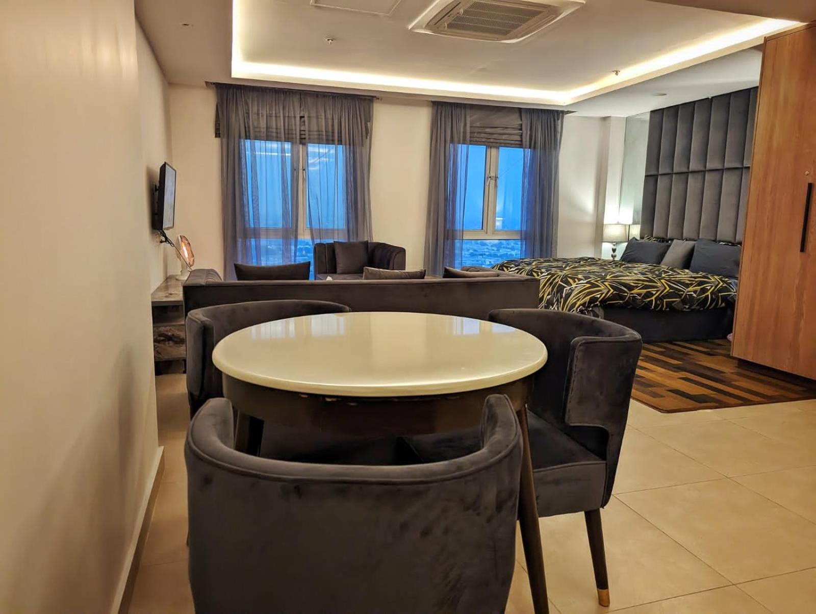 Experience The Art of Luxury living in Gold Crest Mall DHA Lahore view 5