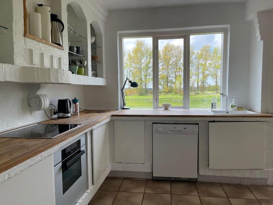 Særpræget & teatralsk villa, med skøn udsigt view 4