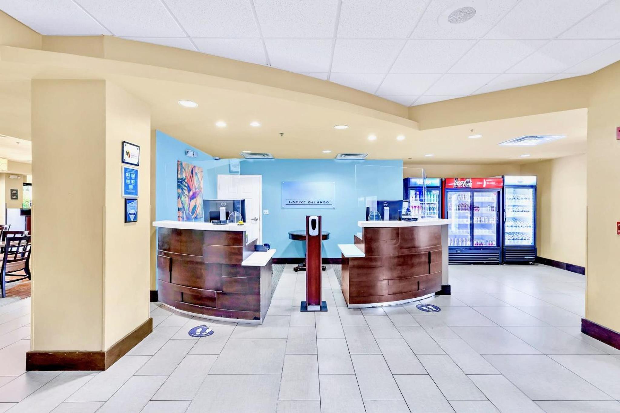 Apt with 1BR Near Universal Studios - Pool and Hot Tub