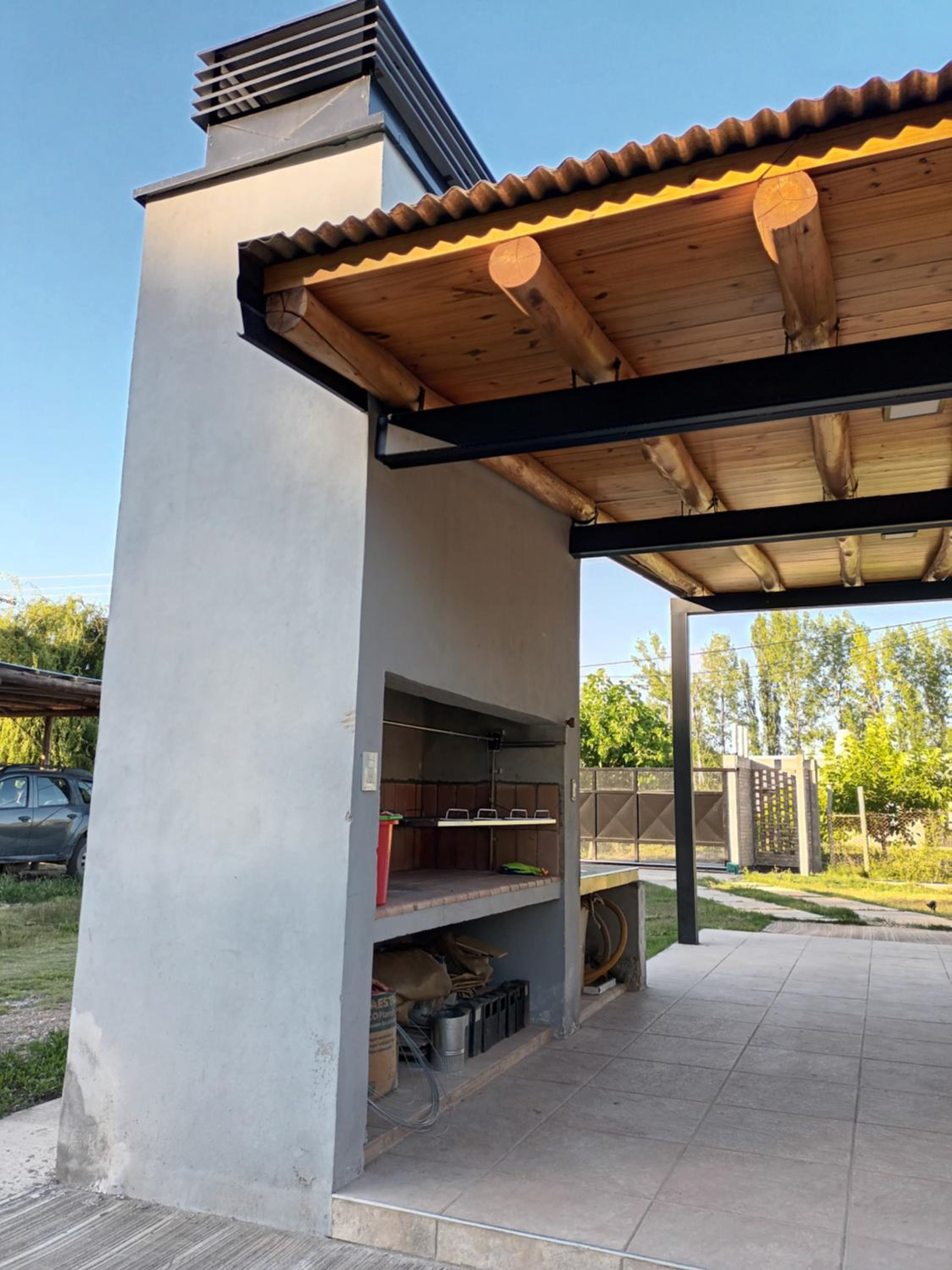 Casa de Campo Benegas con cochera y parrilla