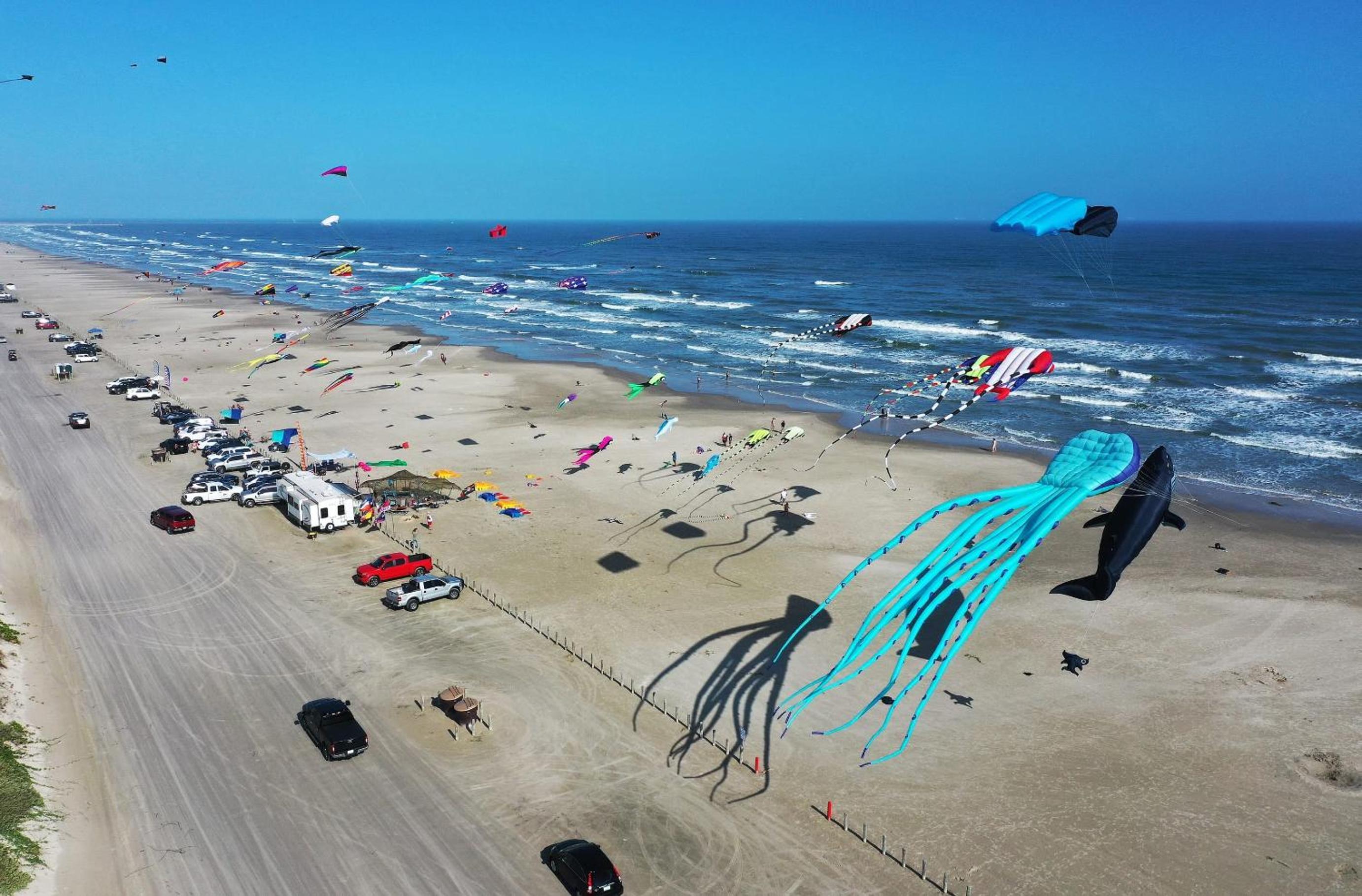 Ridley Retreat Community Pool Mins to the Beach Corpus Christi Port A