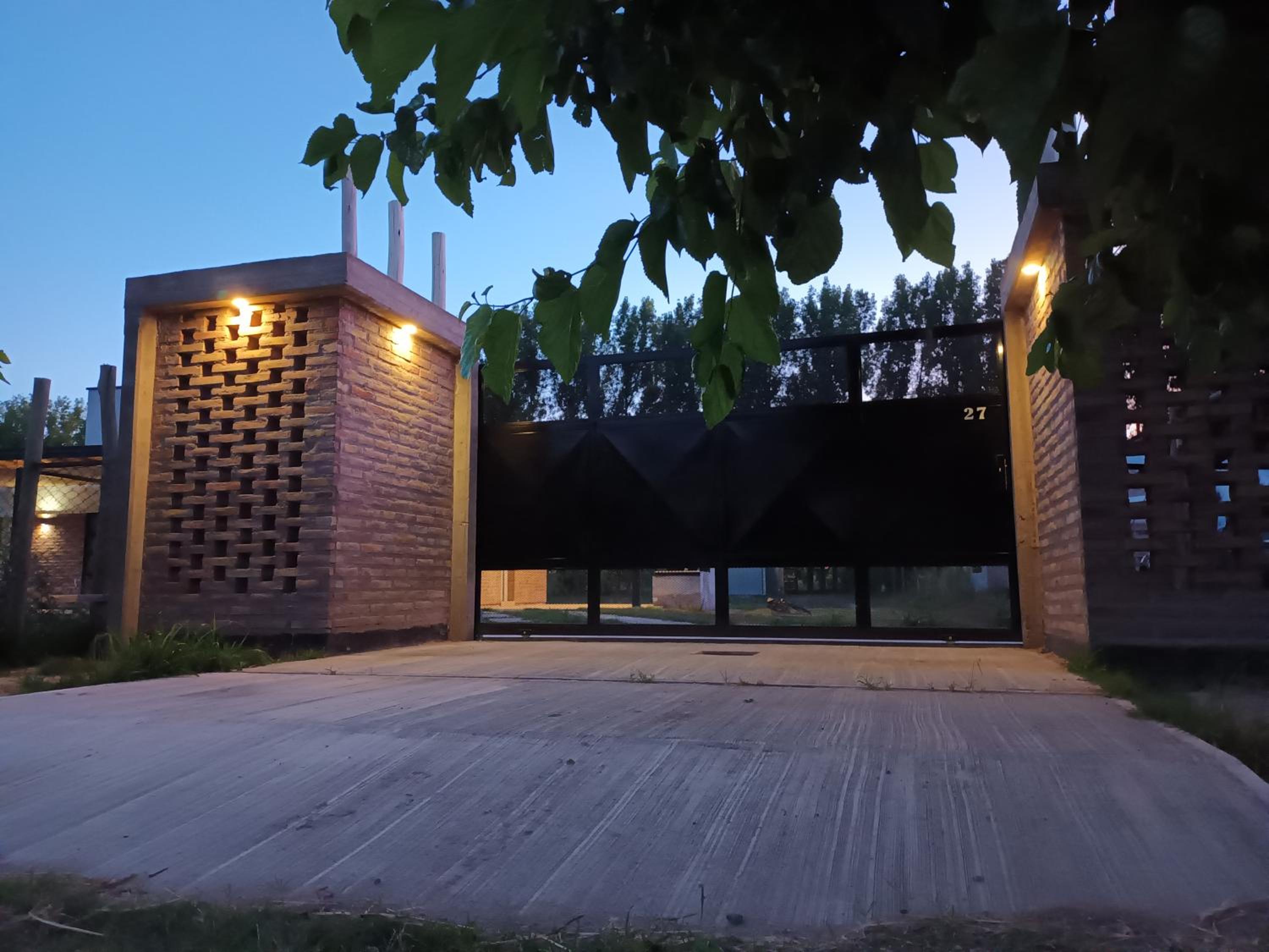 Casa de Campo Benegas con cochera y parrilla