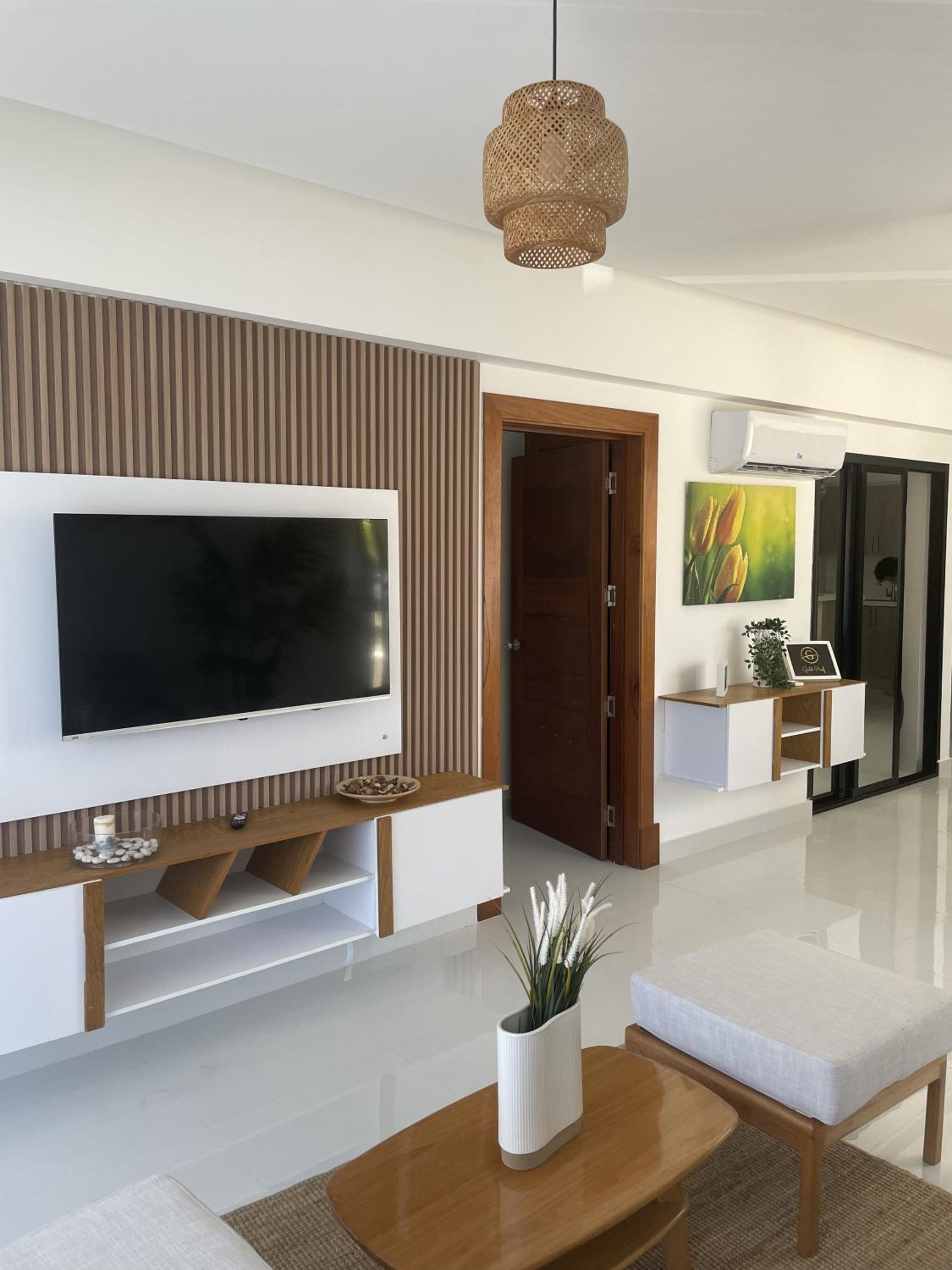 Gold Reef 101 - Exclusiv 2 BR mit Pool, Beach Shuttle und Tiefgarage