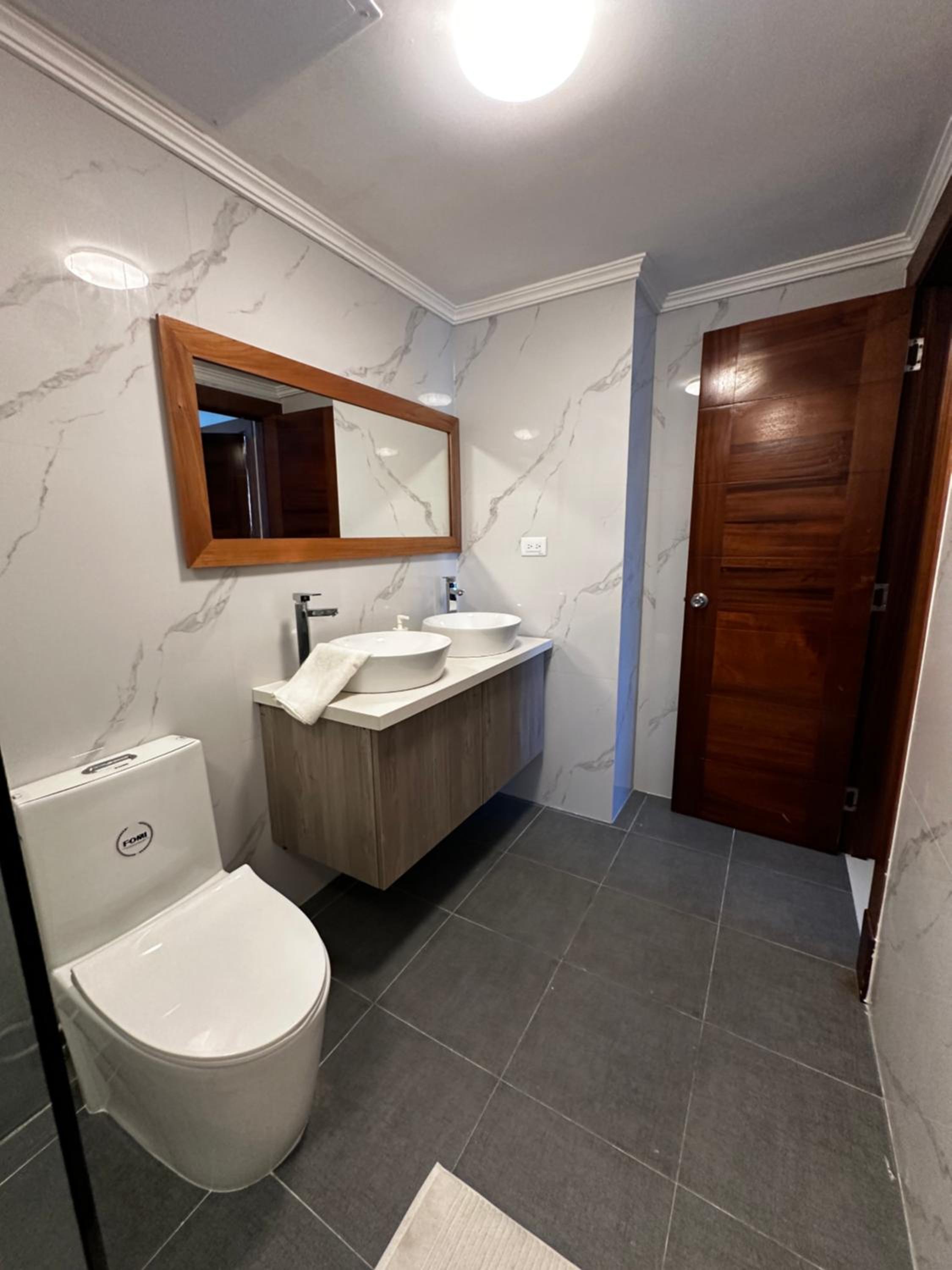 Gold Reef 101 - Exclusiv 2 BR mit Pool, Beach Shuttle und Tiefgarage