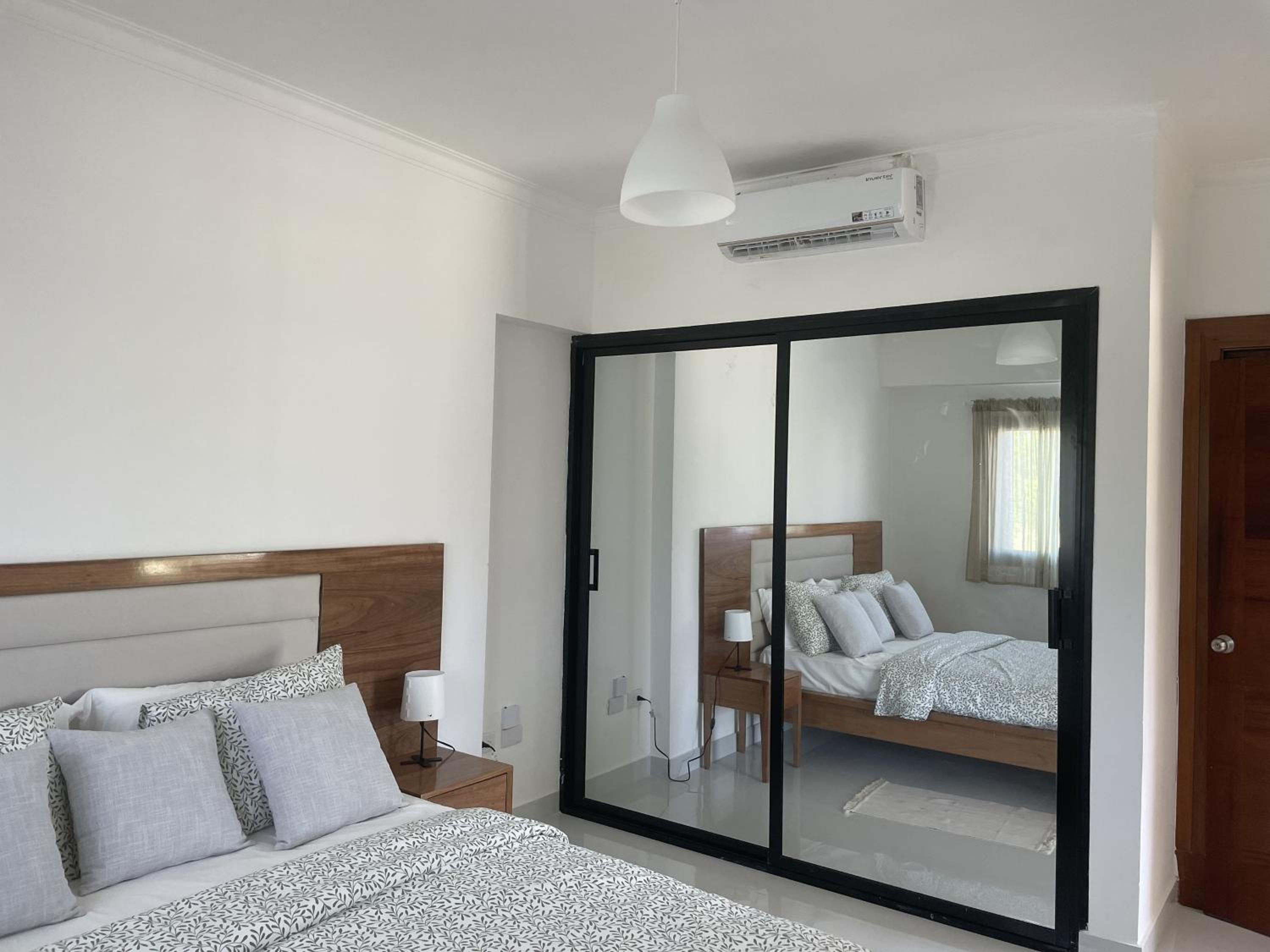Gold Reef 101 - Exclusiv 2 BR mit Pool, Beach Shuttle und Tiefgarage