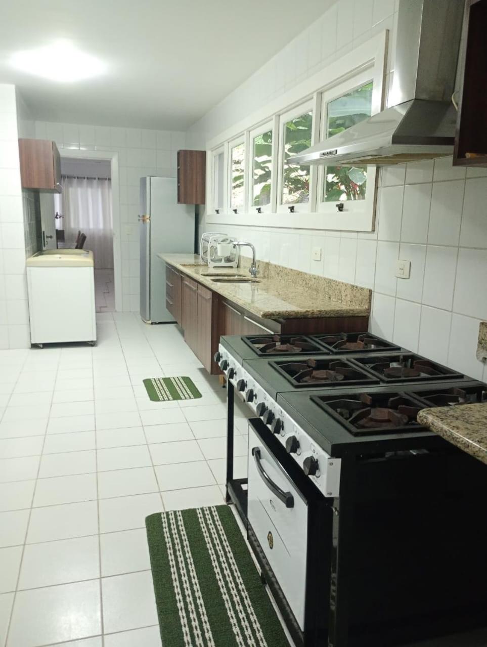 Casa com praia particular com vista incrível em Angra dos Reis
