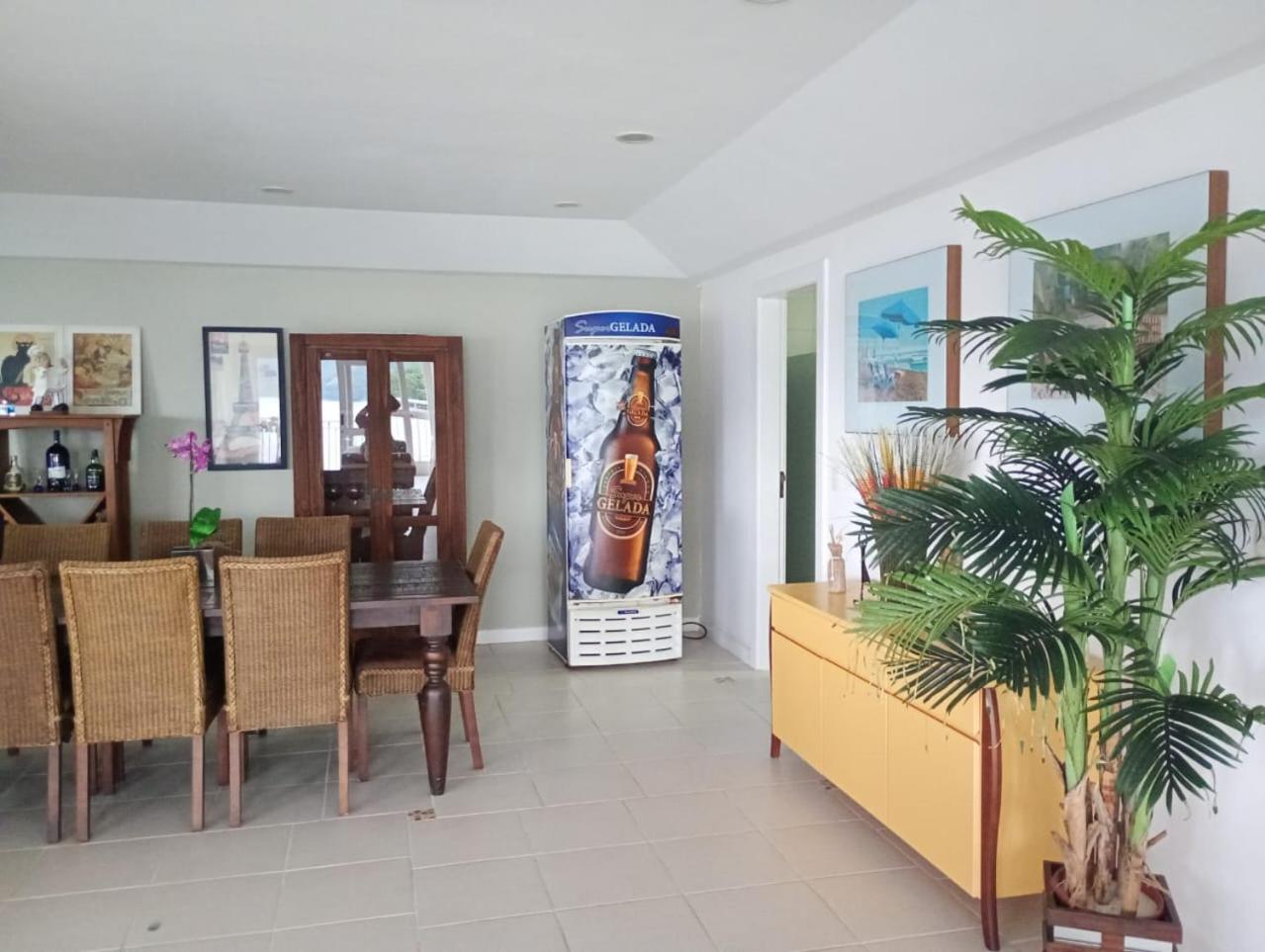 Casa com praia particular com vista incrível em Angra dos Reis