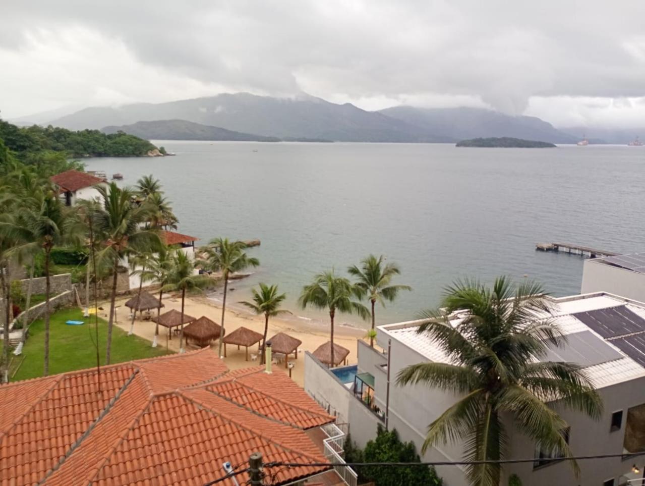 Casa com praia particular com vista incrível em Angra dos Reis