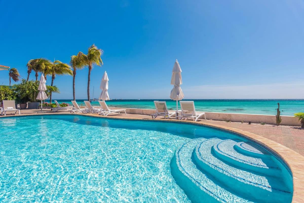 Arashi Beachfront - The best sunsets in Aruba!