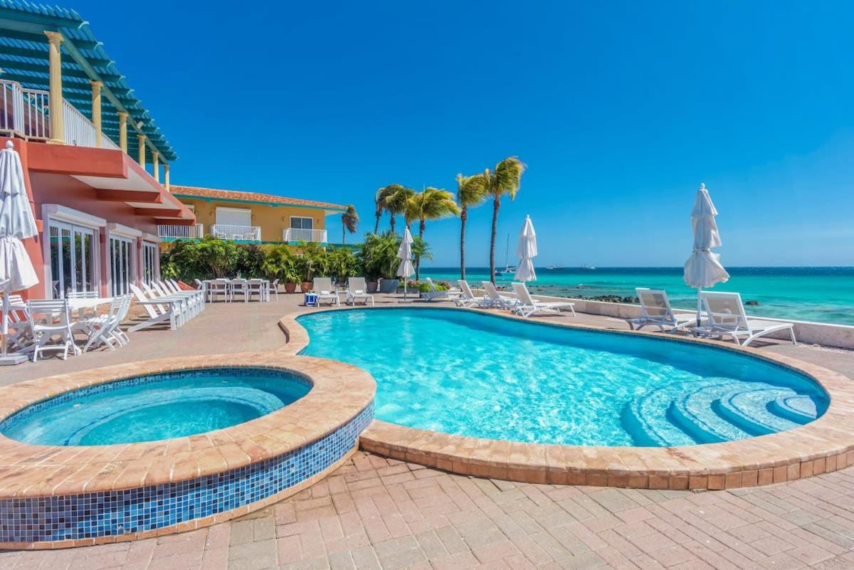 Arashi Beachfront - The best sunsets in Aruba!