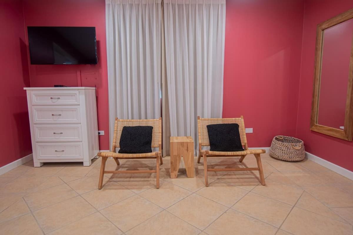 Arashi Beachfront - The best sunsets in Aruba!
