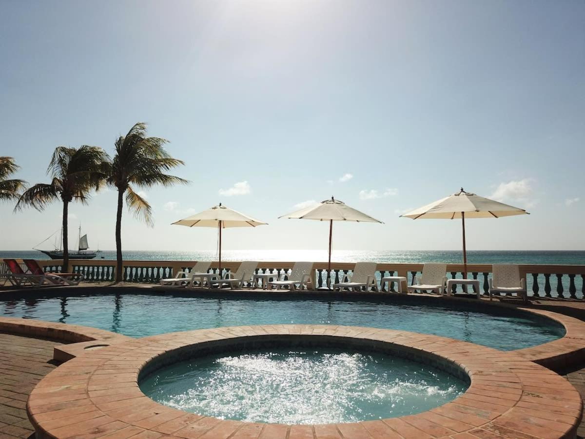 Arashi Beachfront - The best sunsets in Aruba!