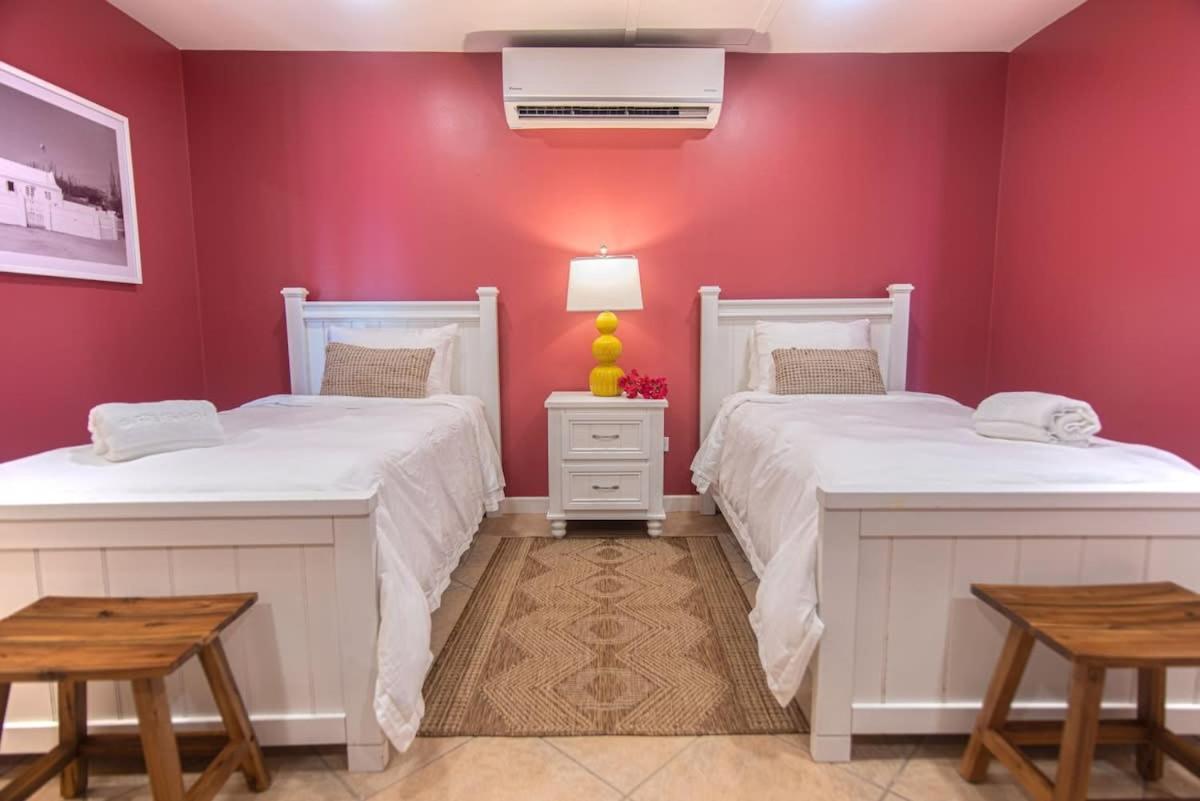 Arashi Beachfront - The best sunsets in Aruba!