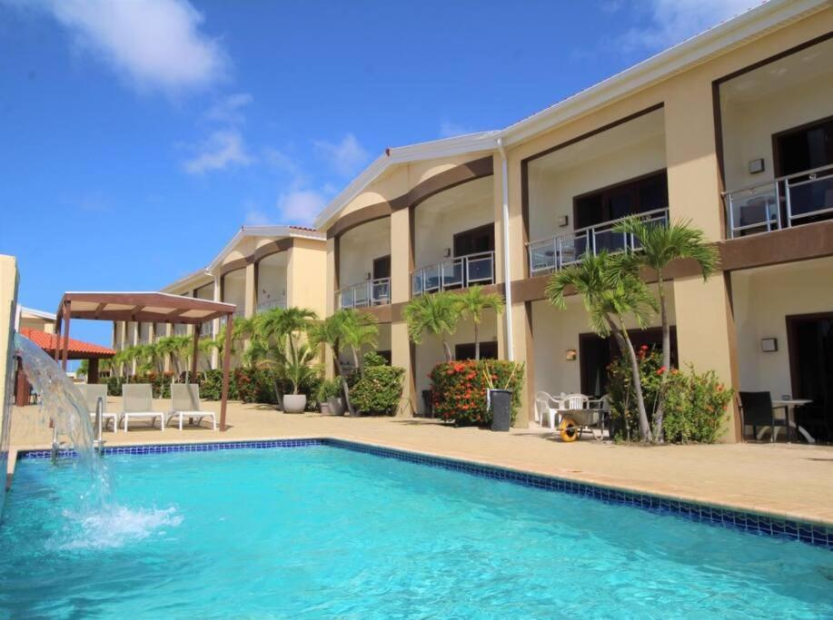 Aruba Breeze Condo B7
