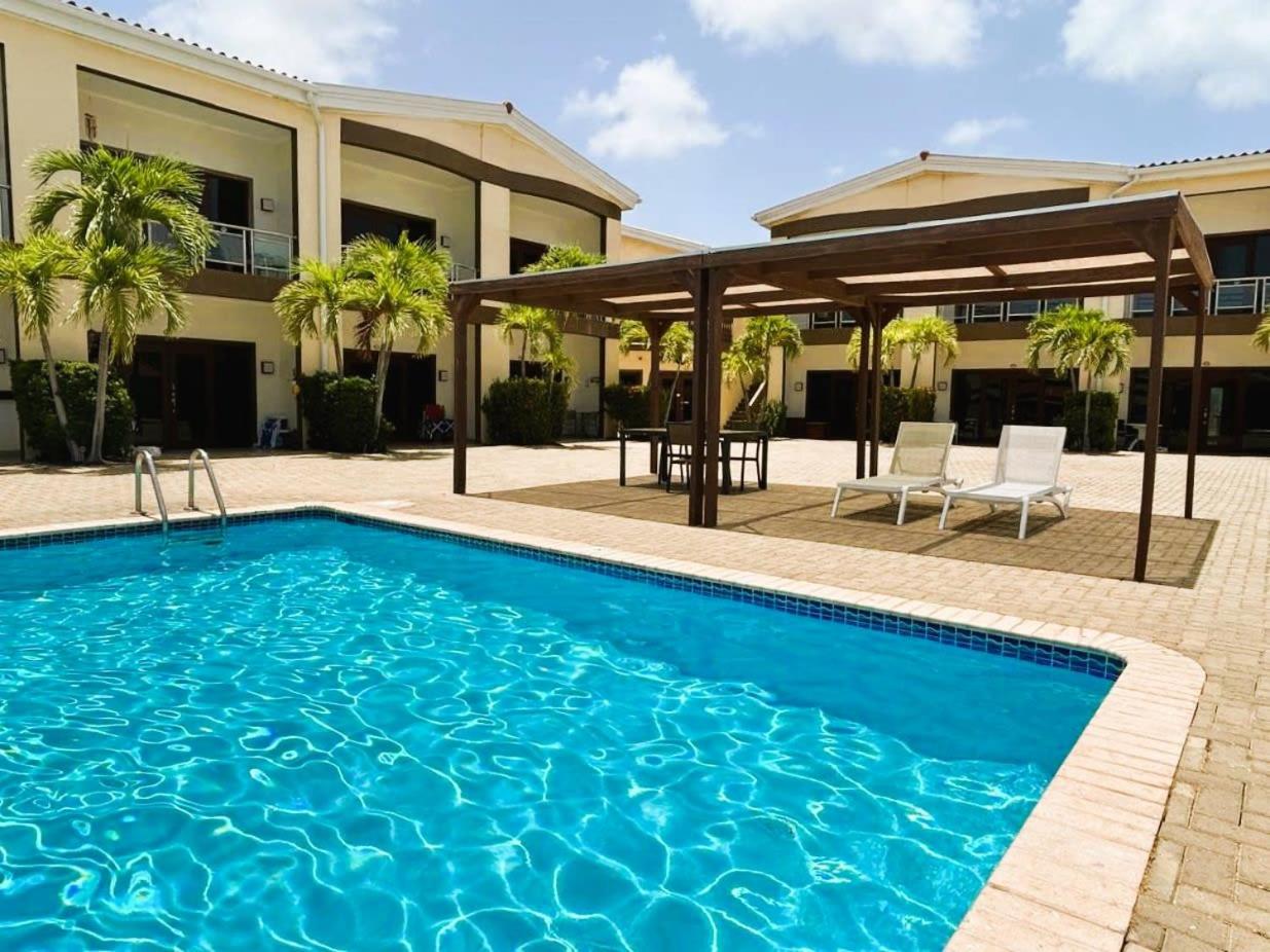 Aruba Breeze Condo B7