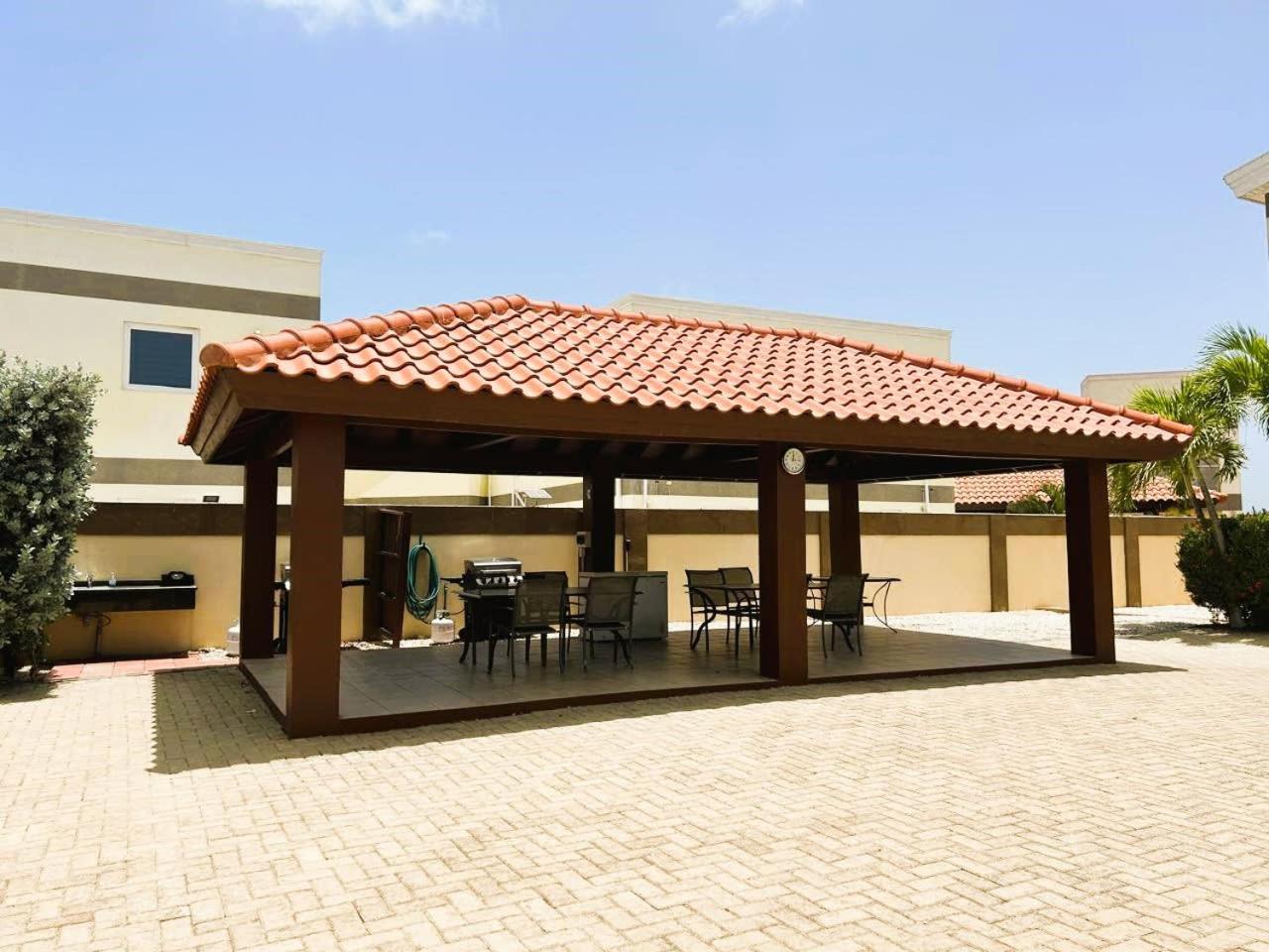 Aruba Breeze Condo B7