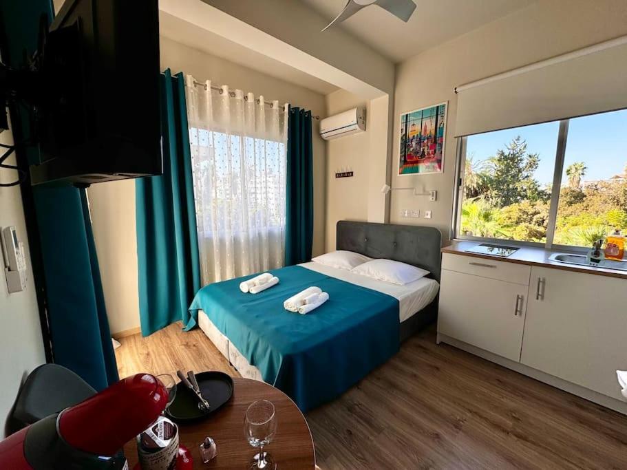 Smart Deluxe StudioN6 private Kitchenette Bathroom to Beach 200m Marina Port 900m