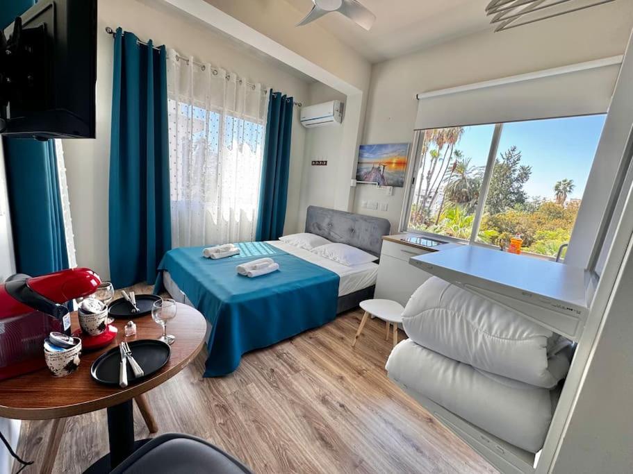 Smart Deluxe StudioN6 private Kitchenette Bathroom to Beach 200m Marina Port 900m