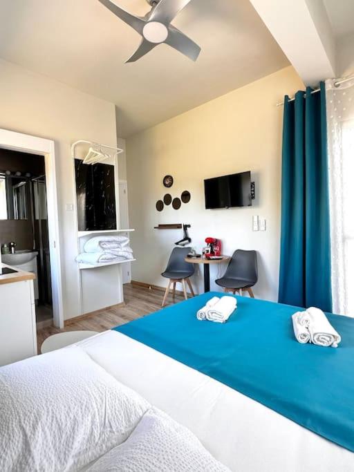 Smart Deluxe StudioN6 private Kitchenette Bathroom to Beach 200m Marina Port 900m