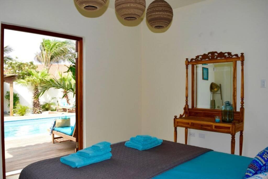 Endless Summer - Stunning 3-bedroom Vacation Villa located in Noord.