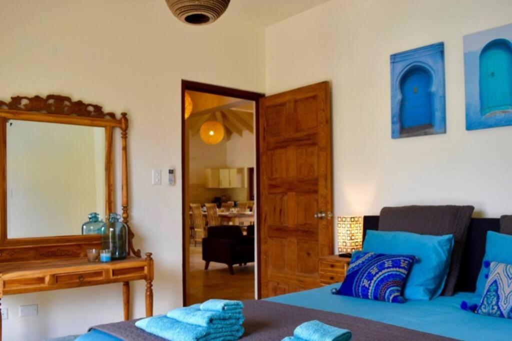 Endless Summer - Stunning 3-bedroom Vacation Villa located in Noord.
