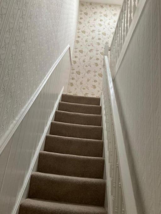 Cheerful 2 bedroom town house in Lancashire view 3