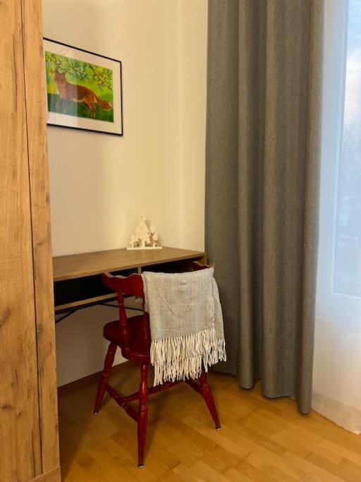 Ganzes Haus mit einer Terrasse, Garten und Klimaanlage