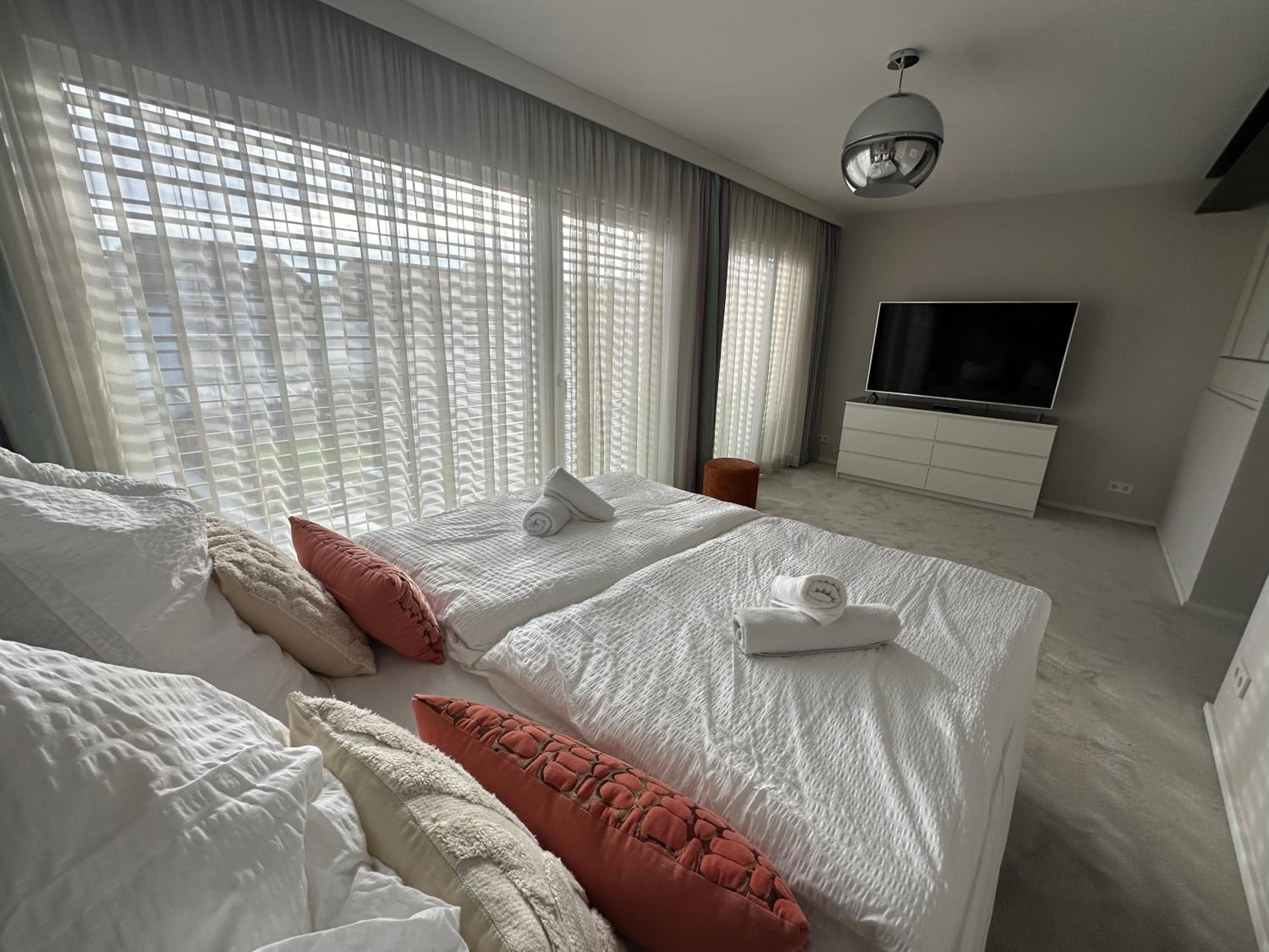 DOM LIVING - LuxusHaus
