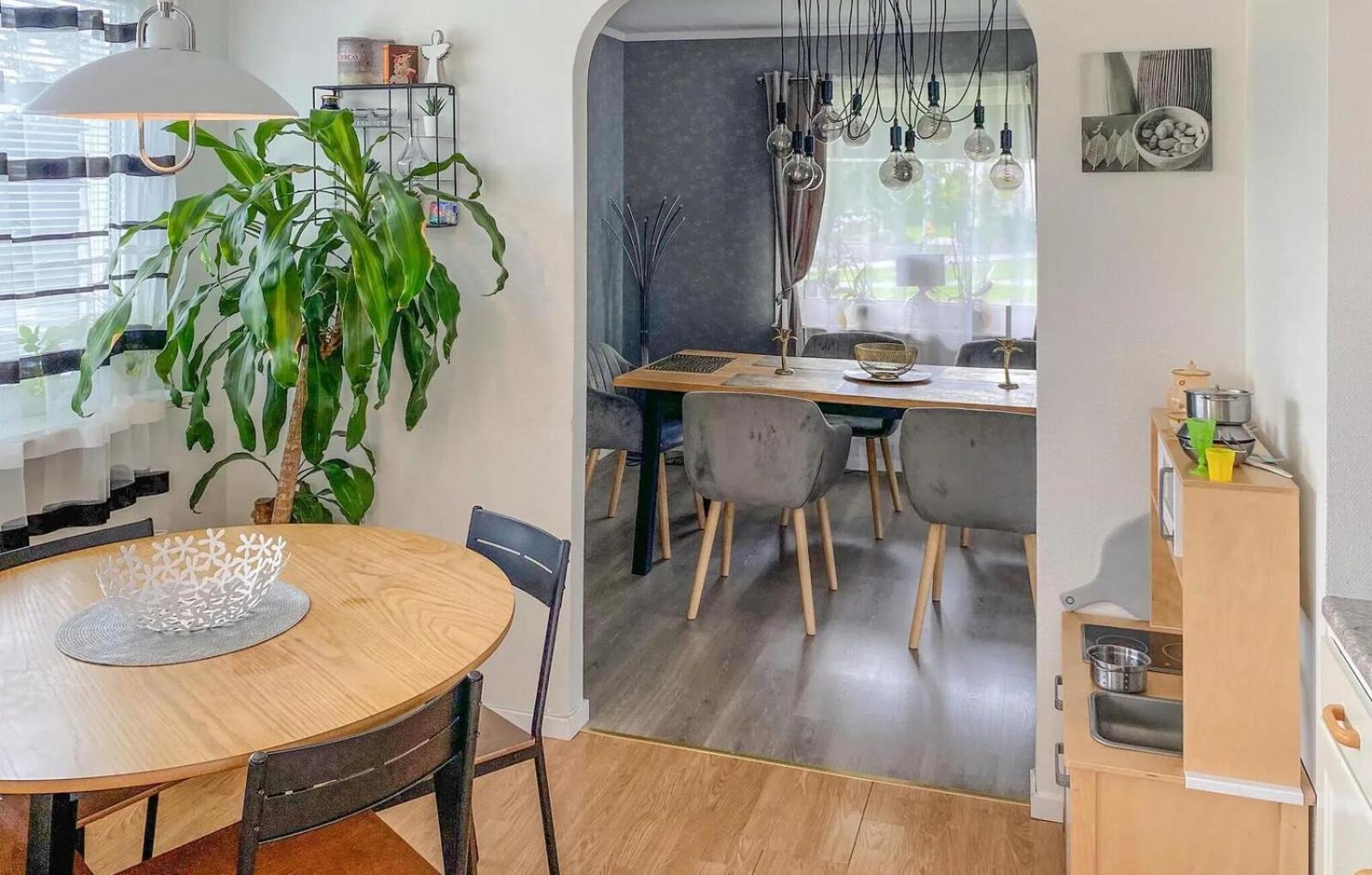 Villa for 10 persons with massage chair, sauna, billiard table and free electric vehicle station for electric cars