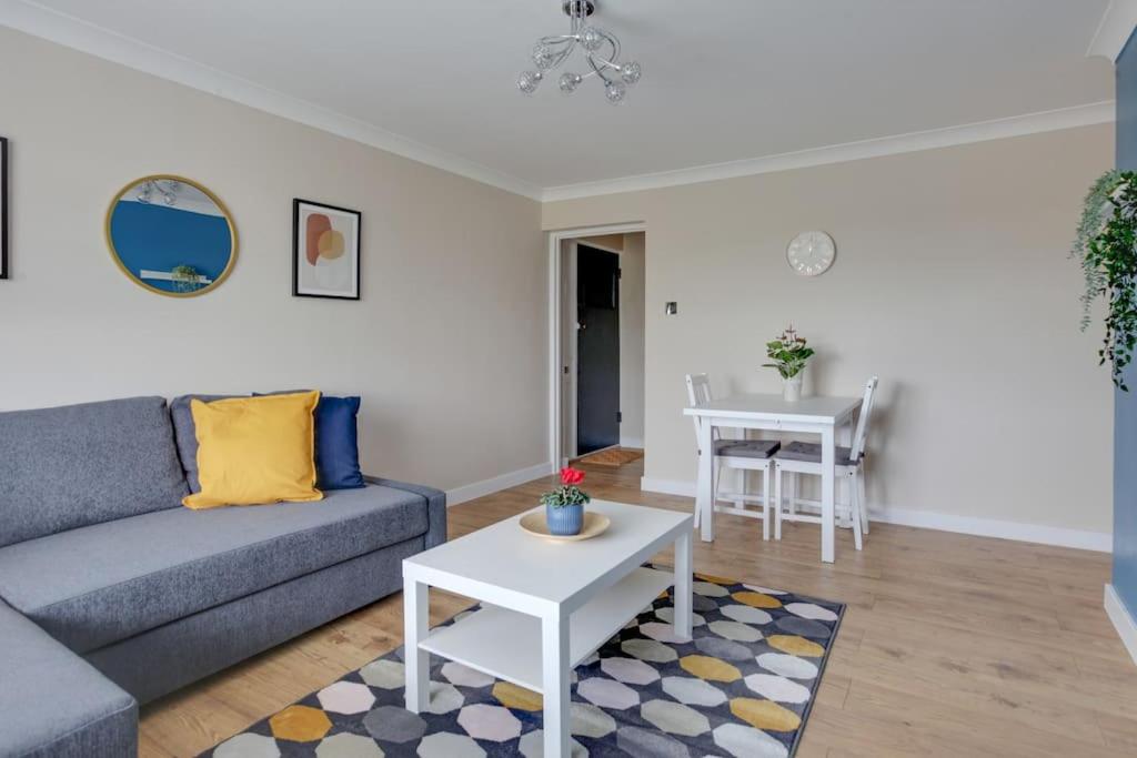 Homely Apartment in Harlow view 4
