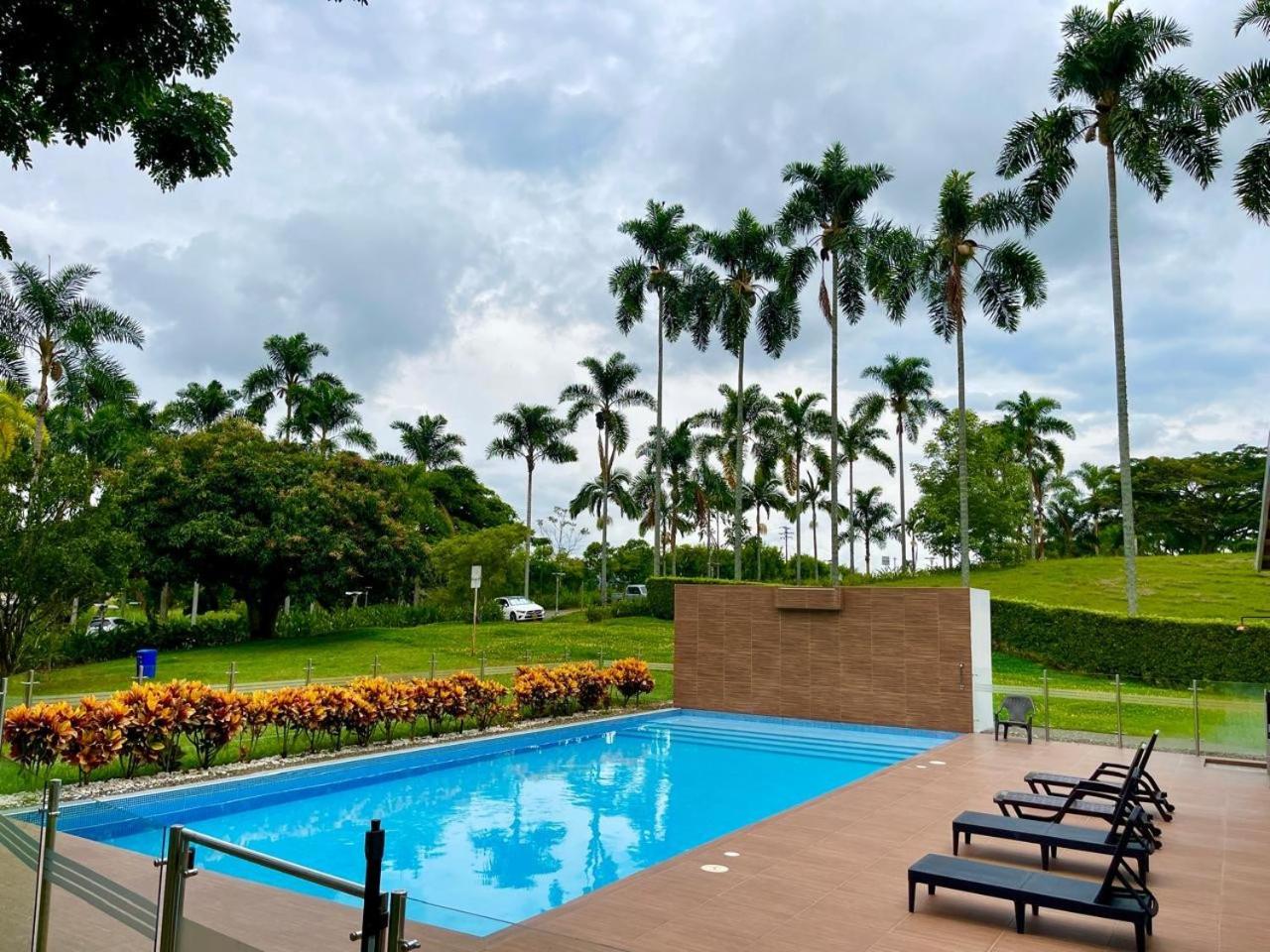 Vista espectacular y comfort frente a Club Campestre