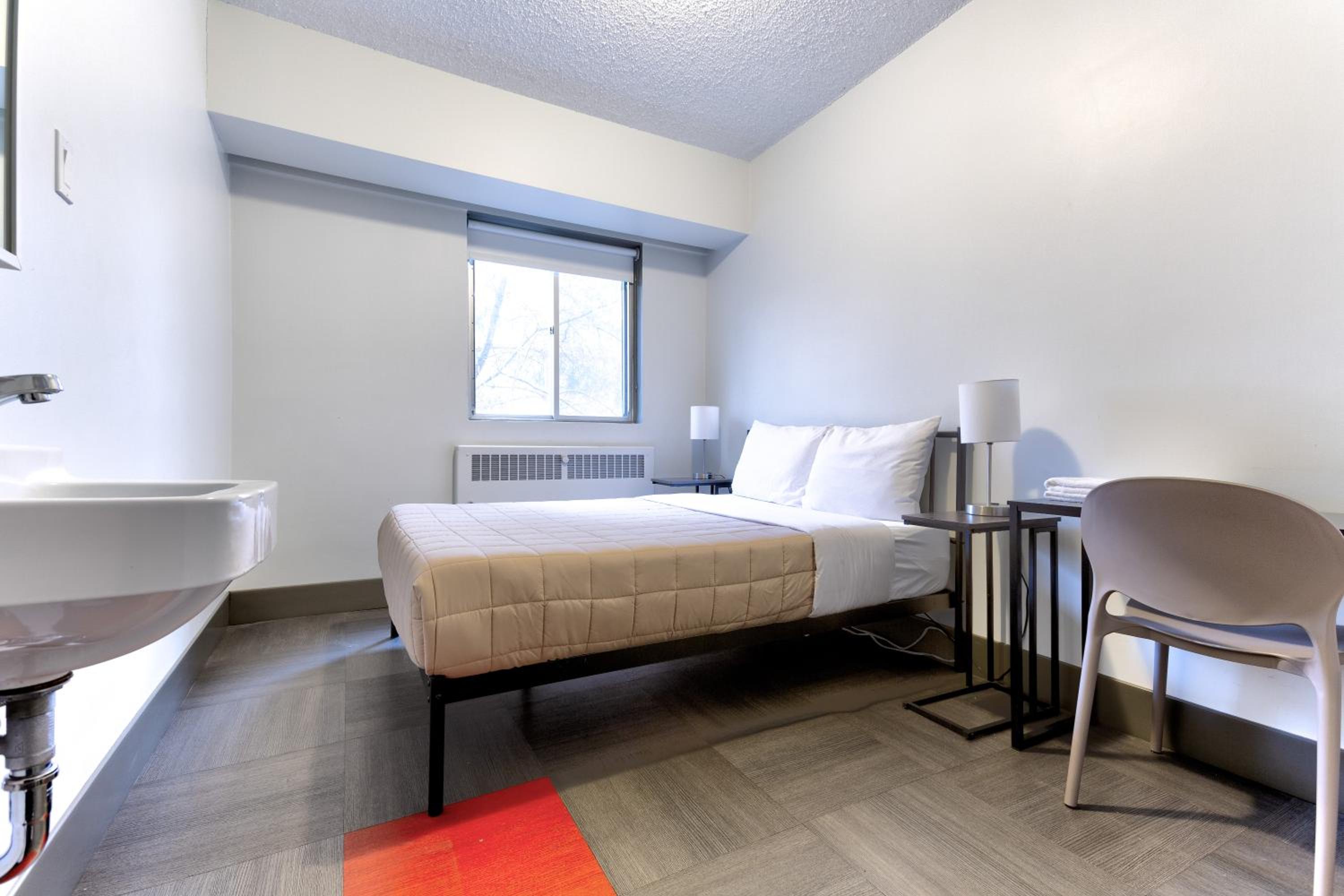 HI Edmonton - Hostel