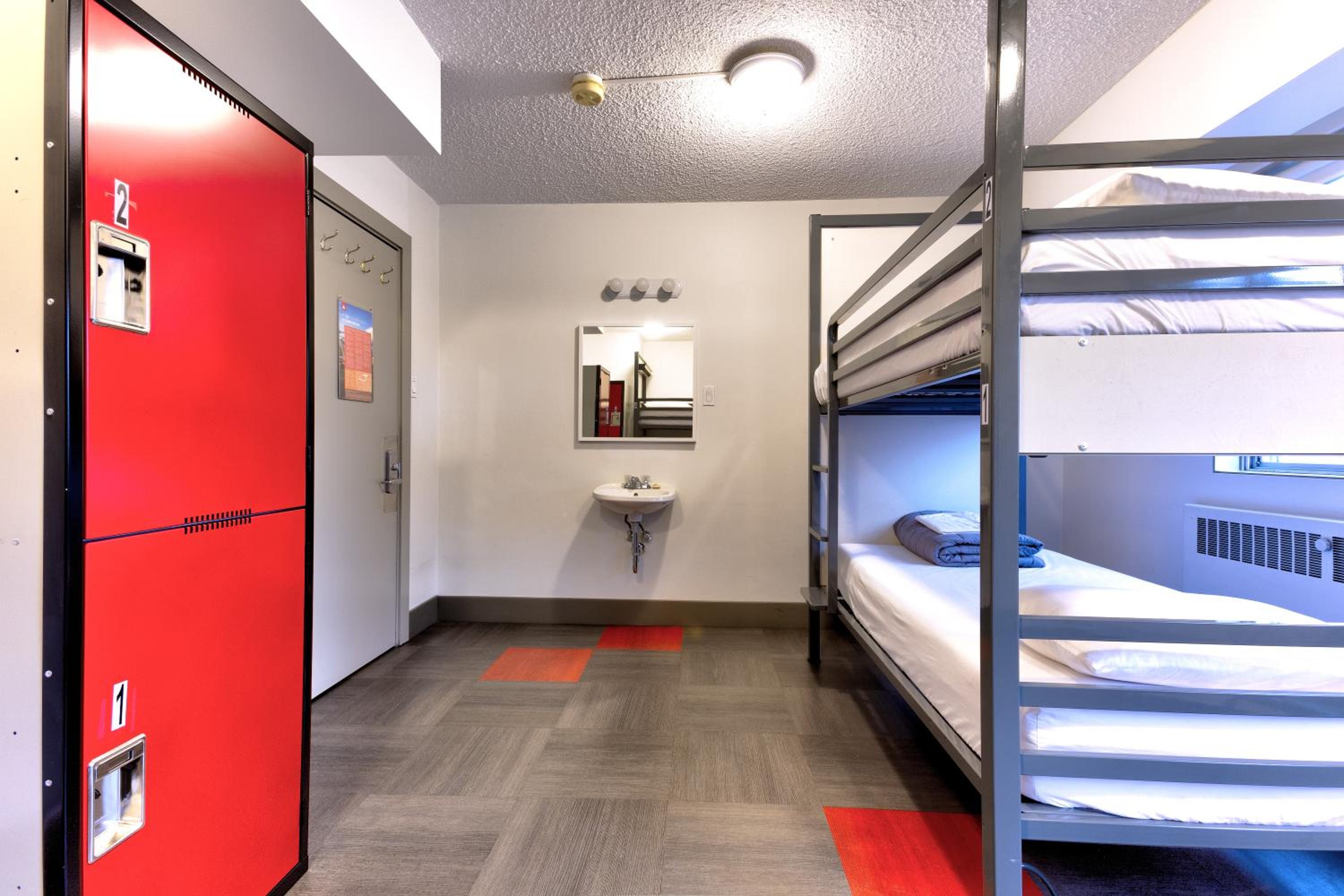 HI Edmonton - Hostel