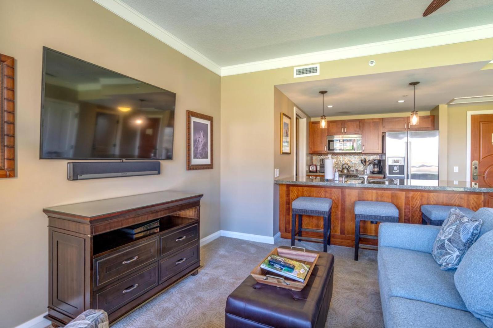 KBM Resorts: Honua Kai Hokulani HKH-240 – Ocean Views Steps to Beach Includes Rental Car