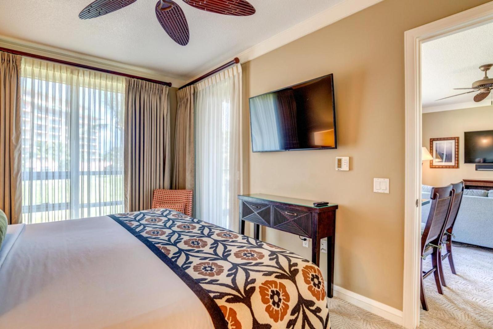 KBM Resorts: Honua Kai Hokulani HKH-240 – Ocean Views Steps to Beach Includes Rental Car